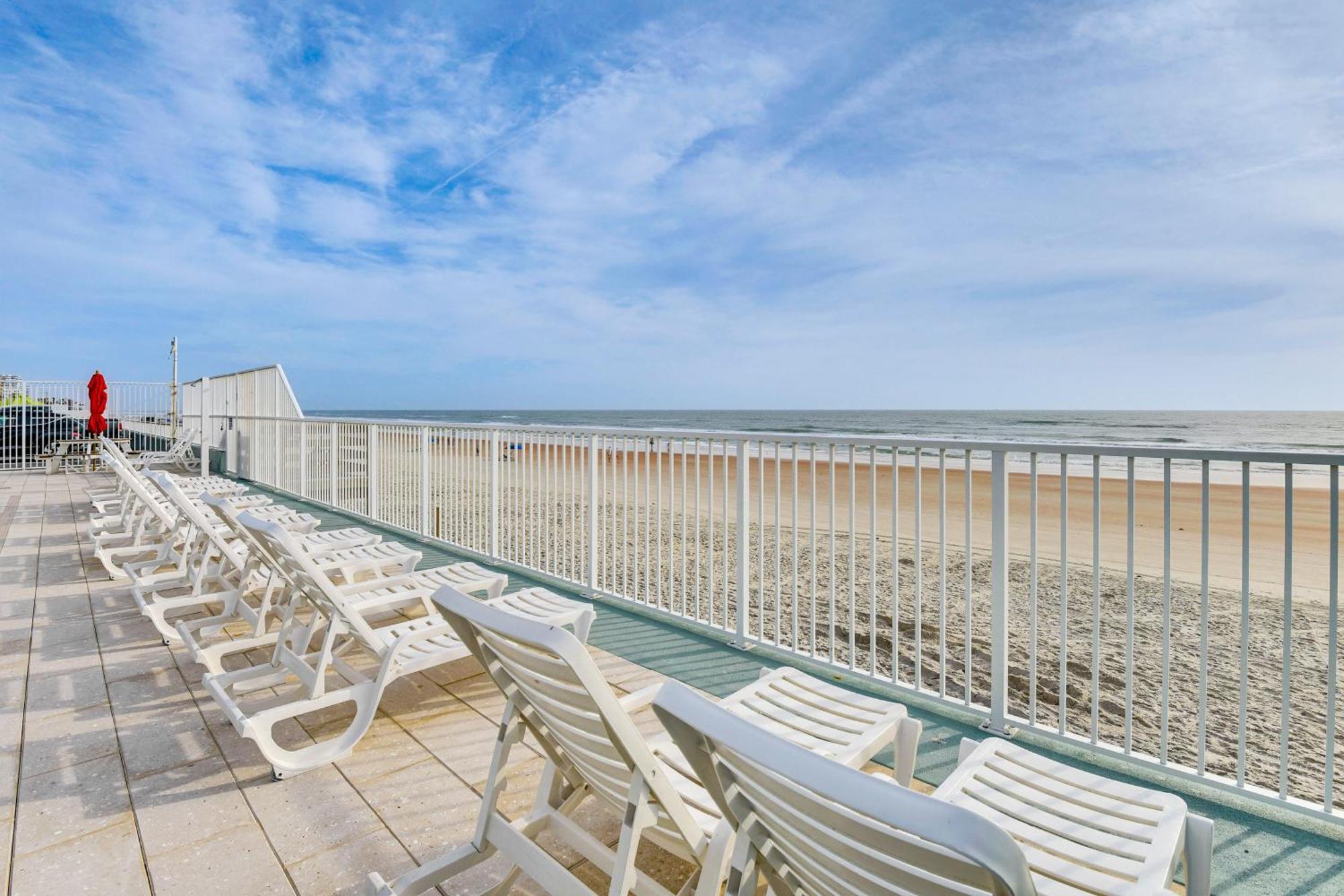 Updated Daytona Beach Oceanfront Studio! Kültér fotó