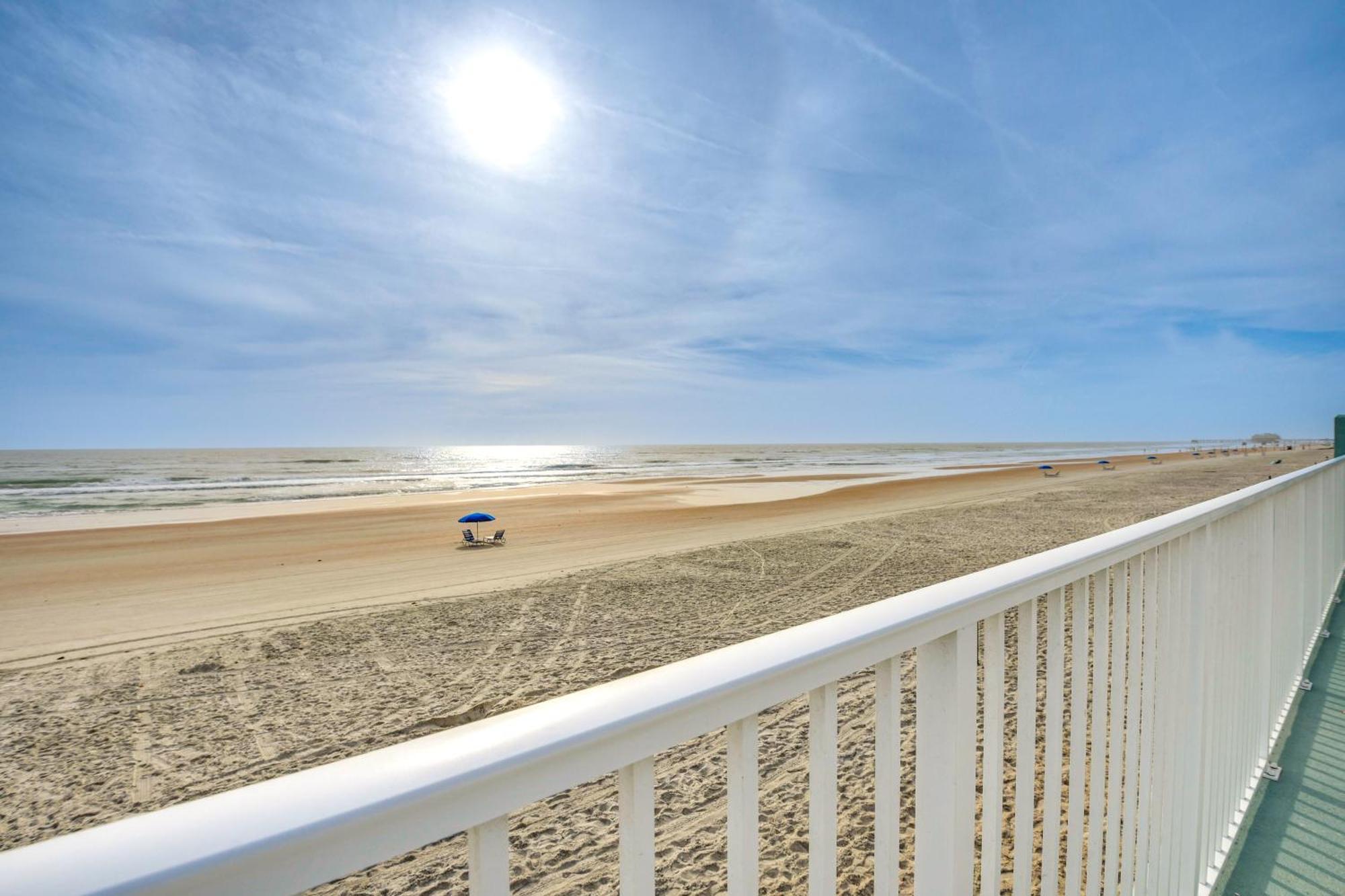 Updated Daytona Beach Oceanfront Studio! Kültér fotó