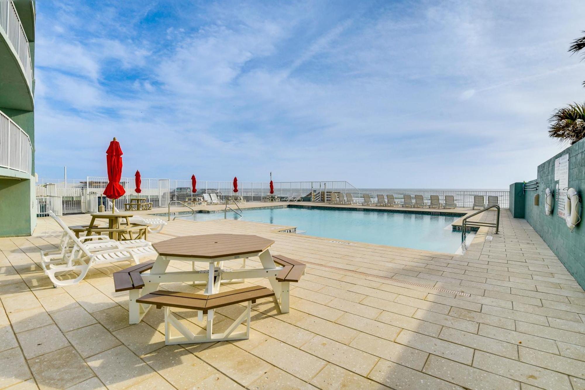Updated Daytona Beach Oceanfront Studio! Kültér fotó